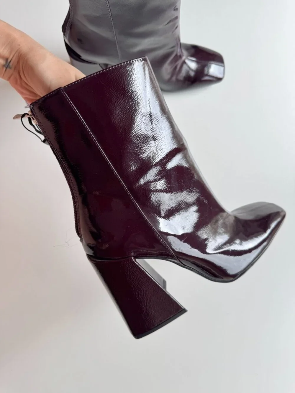 NWOT ZARA Dark Burgundy Patent Faux Leather Block Heel Ankle Boots, Size 40 - Picture 2 of 12
